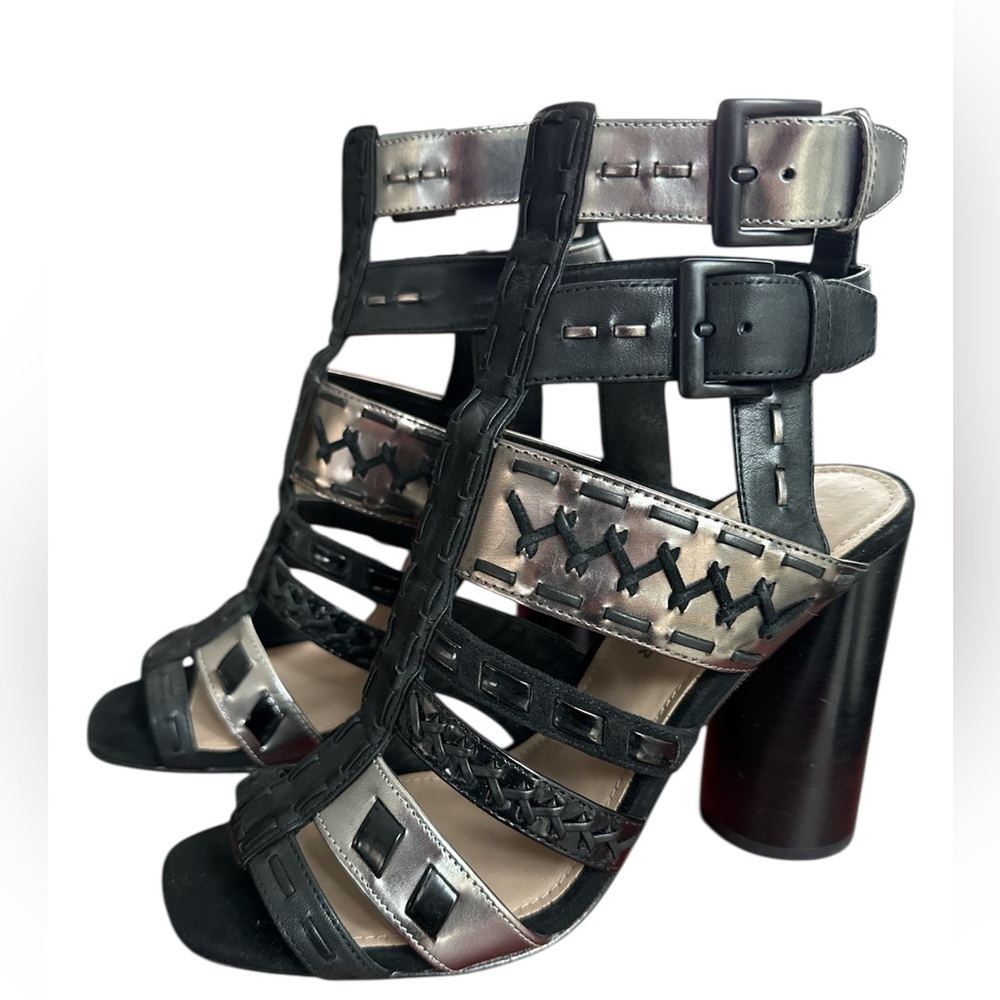 Donald / Pliner Galdiator Stlye Sandals - Picture 2 of 7